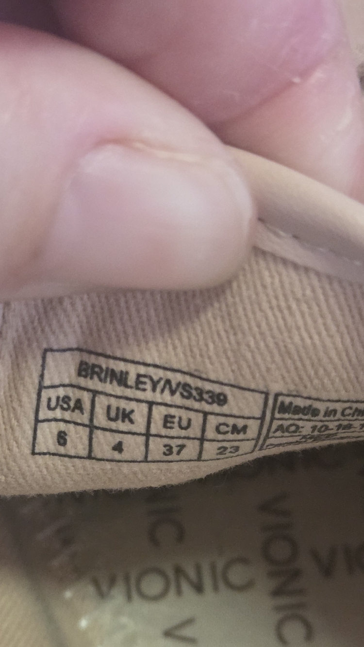 Womens VIONIC Size 6 Sunny Brinley Sneakeds - Picture 3 of 4